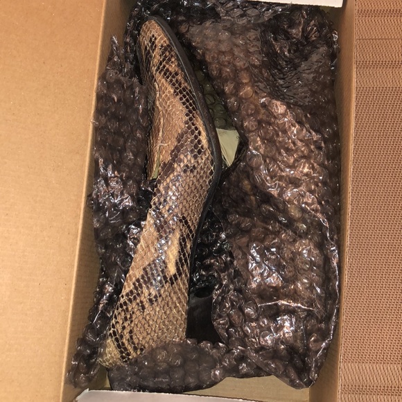 Absolutely amazing shoes. Size 8. Evan-Picone brand. Made in Spain - Picture 12 of 12